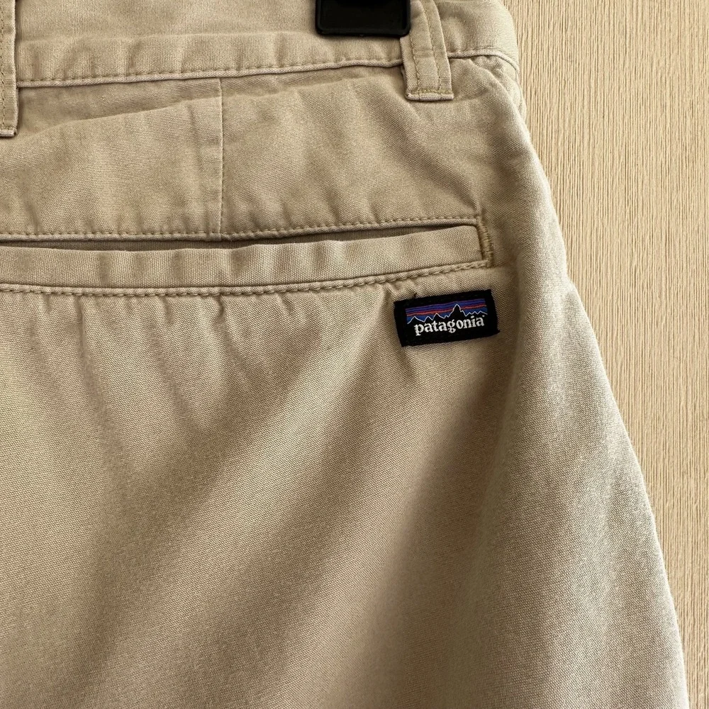 Patagonia Mens Boys Shorts 28 Recycled Organic Cotton Worn Wear Khaki Hiking